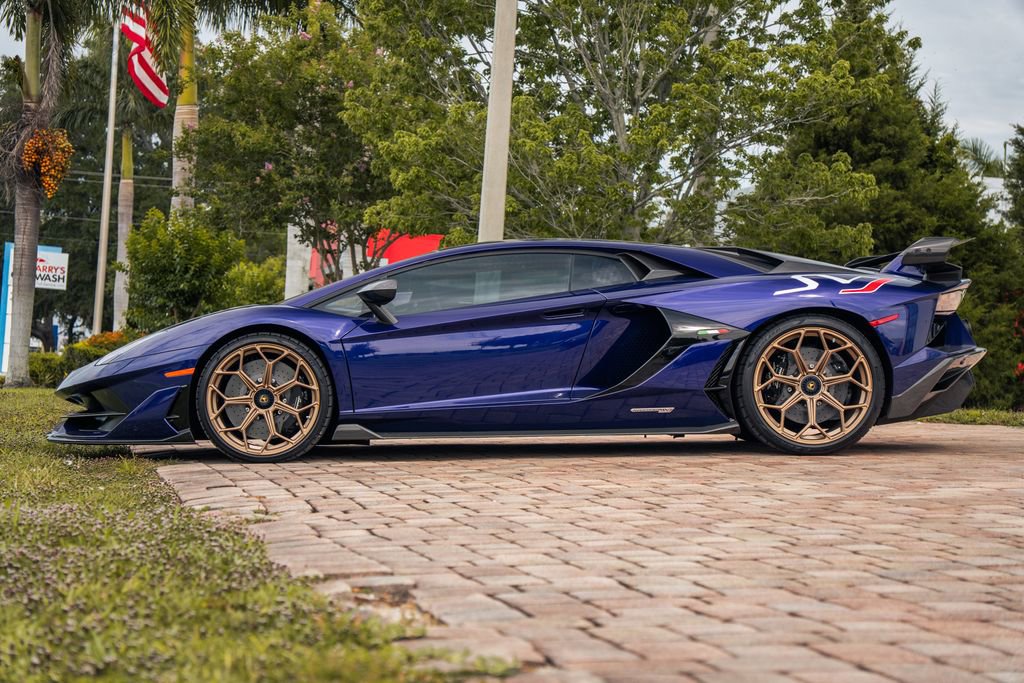 Used 2019 Lamborghini Aventador SVJ AWD/4WD image 2