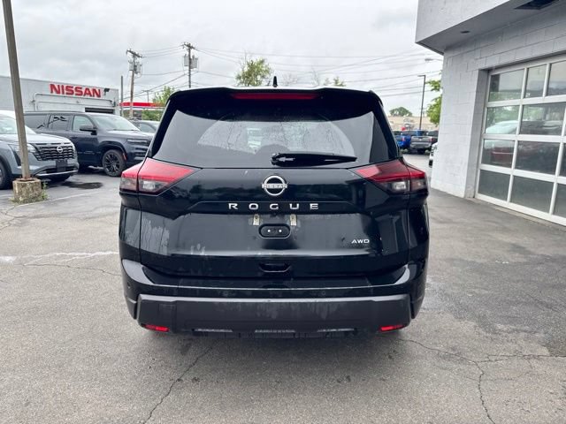 Used 2024 Nissan Rogue S AWD/4WD image 3