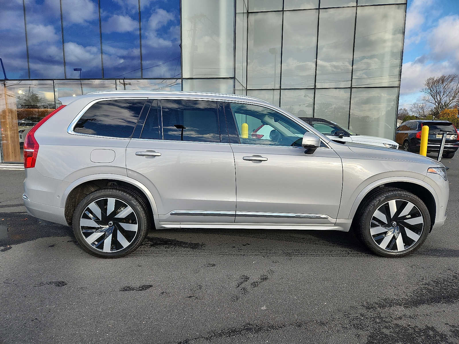 Certified 2024 Volvo XC90 T8 Plus image 7