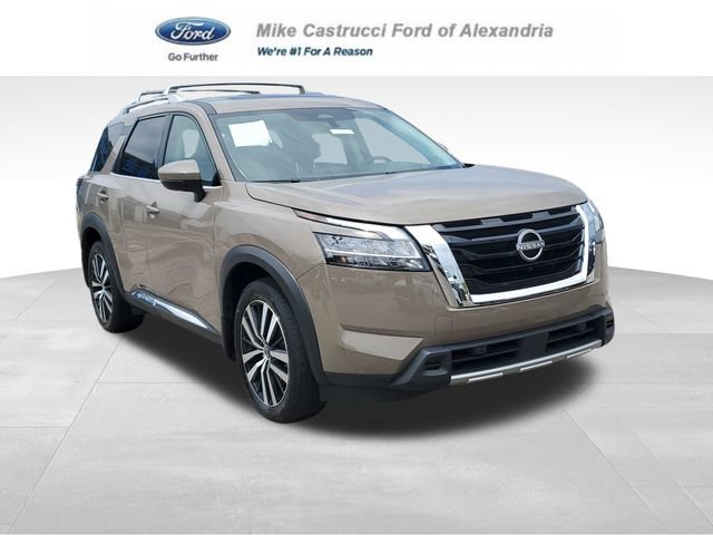 Used 2024 Nissan Pathfinder Platinum w/ Cargo Package