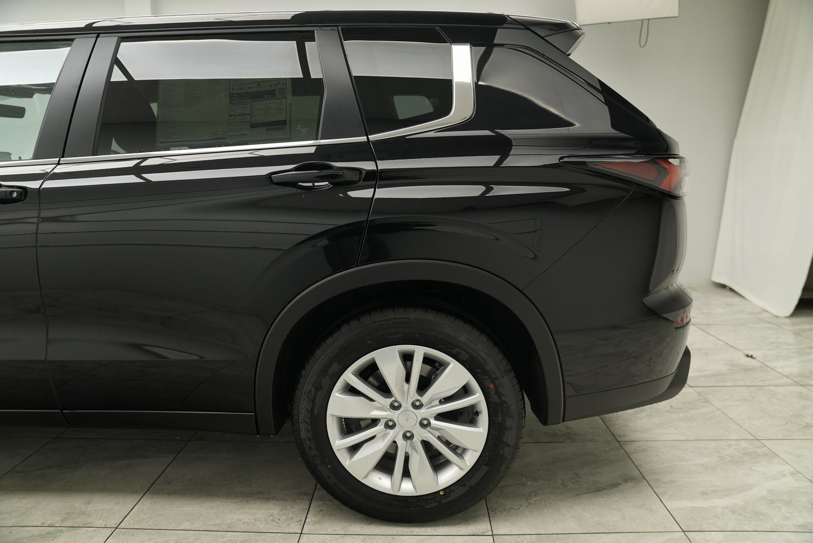 Used 2025 Mitsubishi Outlander ES image 12