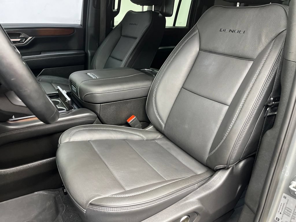 Used 2026 GMC Yukon XL Denali w/ Denali Reserve Package AWD/4WD image 12