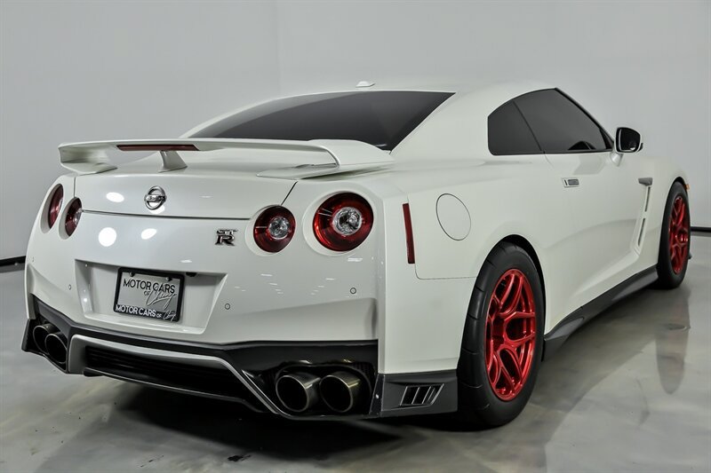 Used 2019 Nissan GT-R Premium AWD/4WD image 12