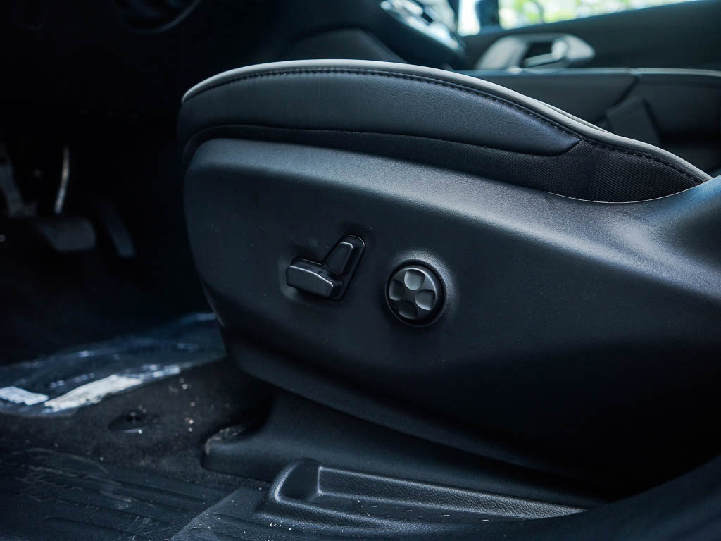 New 2026 Chrysler Pacifica Limited image 21