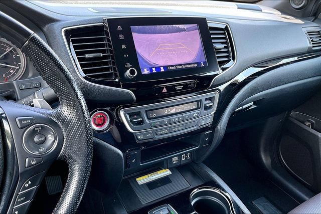 Certified 2022 Honda Ridgeline Black Edition image 14