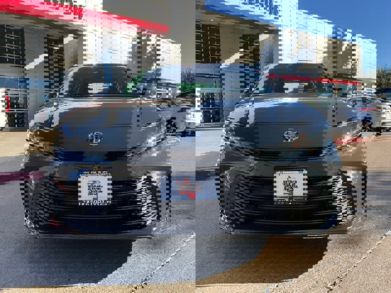 Used 2025 Toyota Camry LE image 4