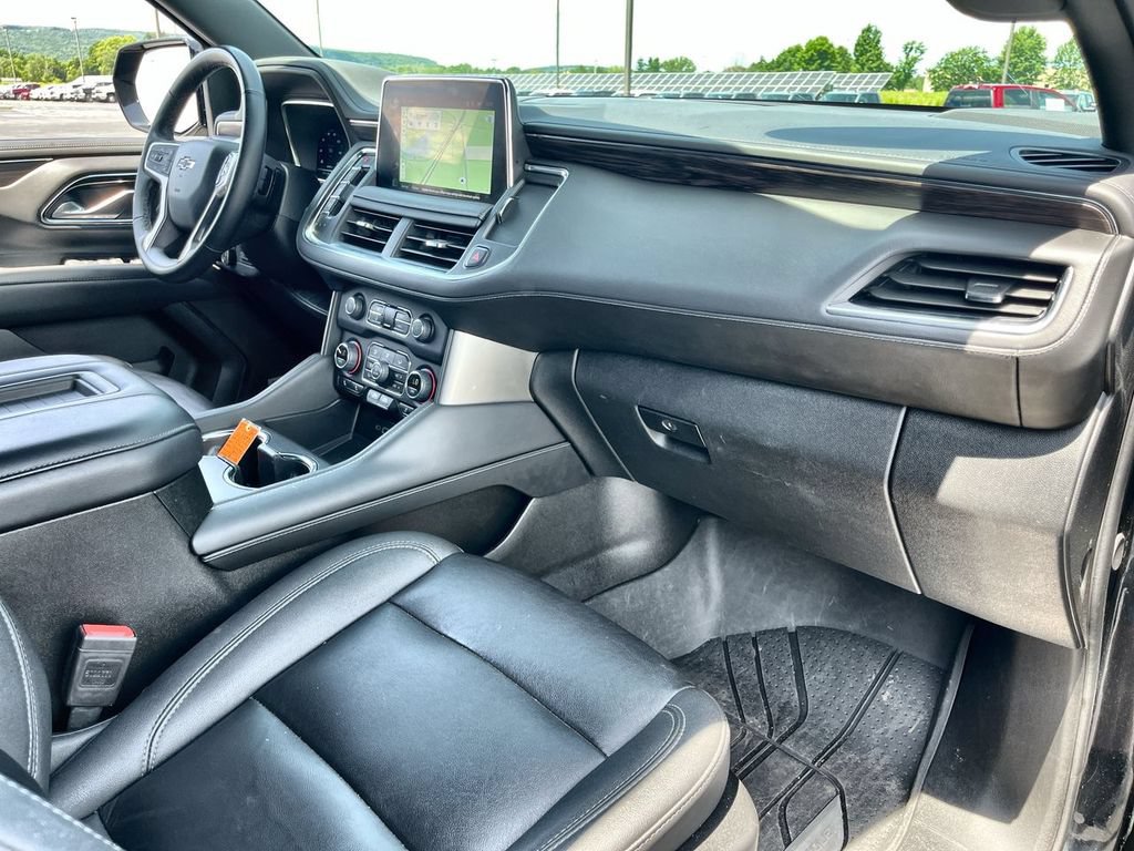 Used 2024 Chevrolet Tahoe Z71 w/ Luxury Package AWD/4WD image 29