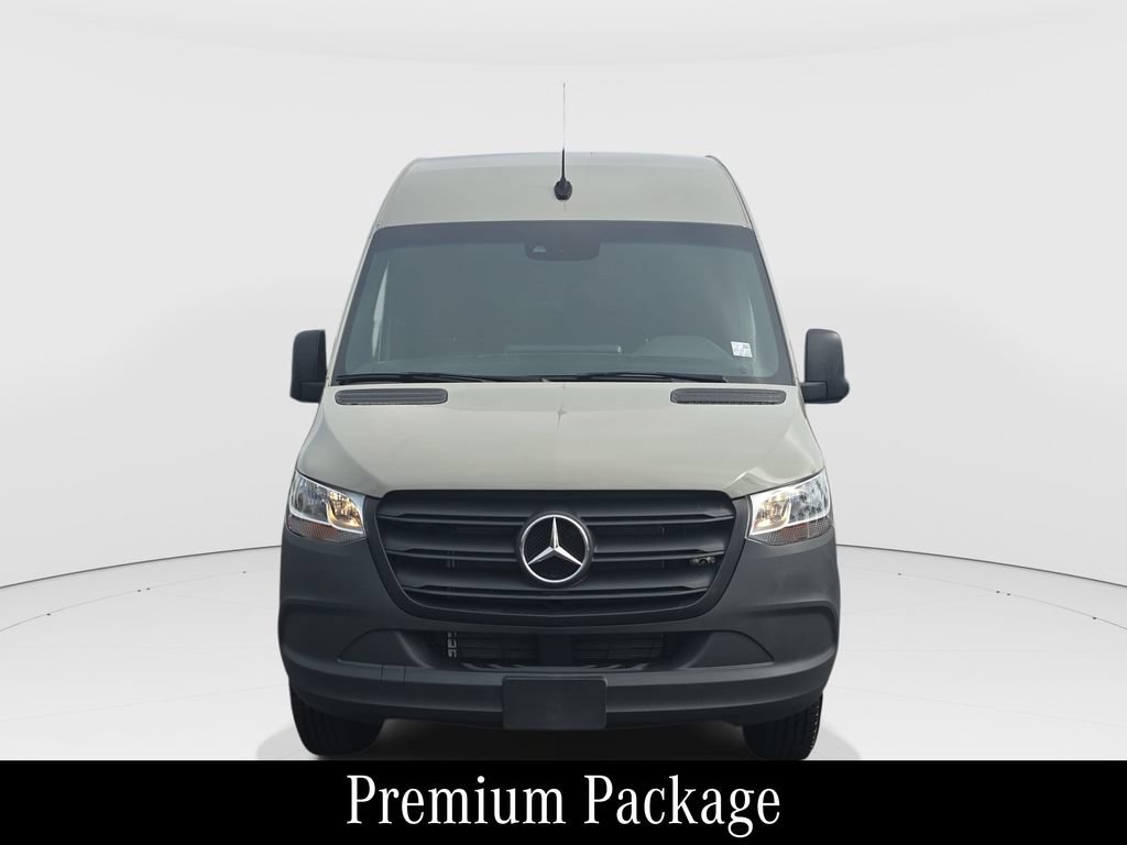 Used 2023 Mercedes-Benz Sprinter 2500 image 2