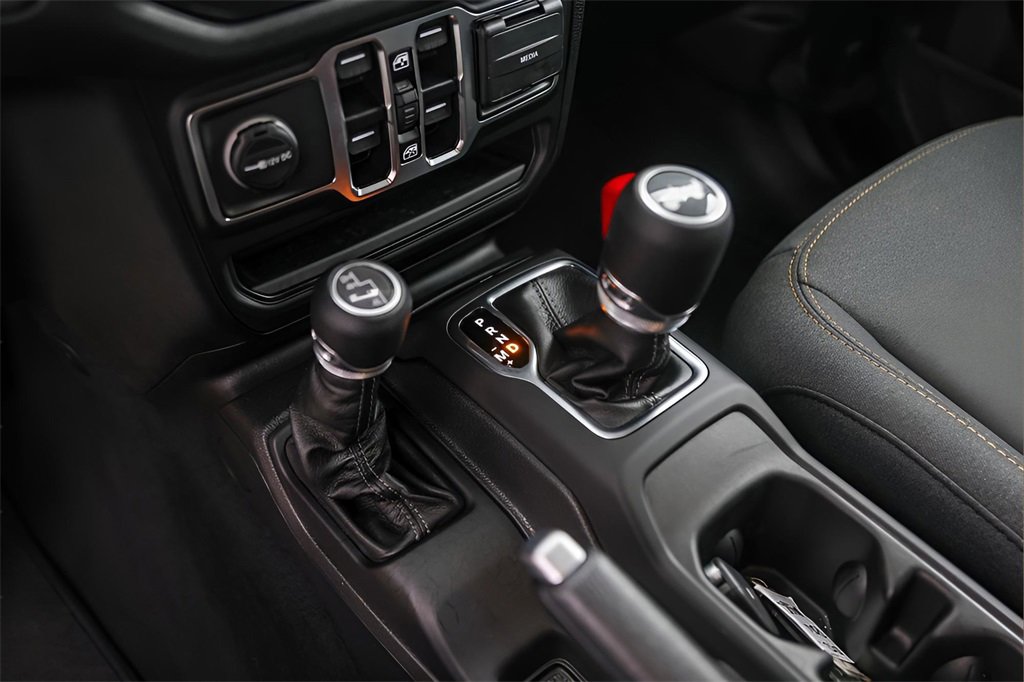 Used 2025 Jeep Wrangler Sport S image 20