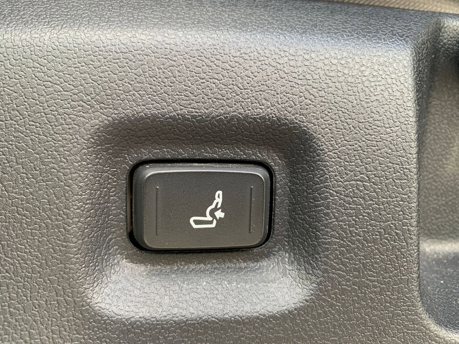 Used 2025 Toyota Tacoma SR image 23