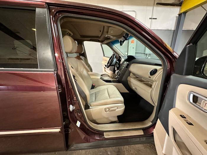 Used 2010 Honda Pilot Touring image 30