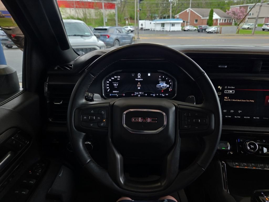 Used 2023 GMC Sierra 1500 AT4 w/ Technology Package AWD/4WD image 18