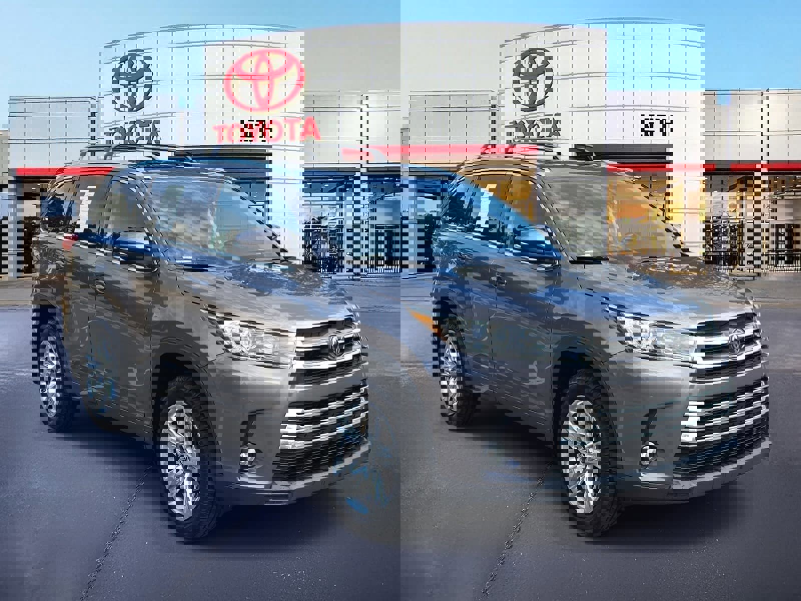 Used 2018 Toyota Highlander Limited image 3