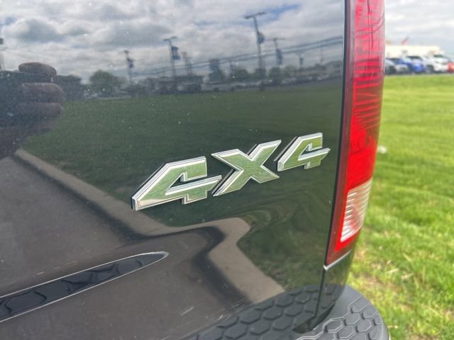 Used 2017 RAM 1500 Classic SLT w/ SLT Plus D￩cor Group AWD/4WD image 48