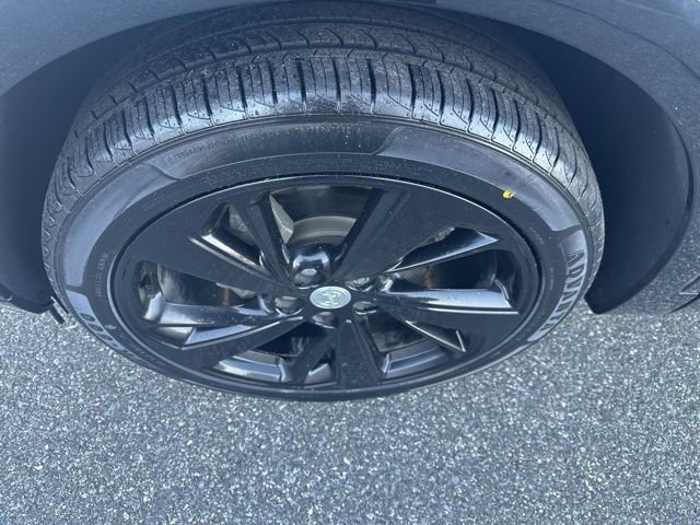 Used 2021 Buick Envision Essence w/ Technology Package I image 26