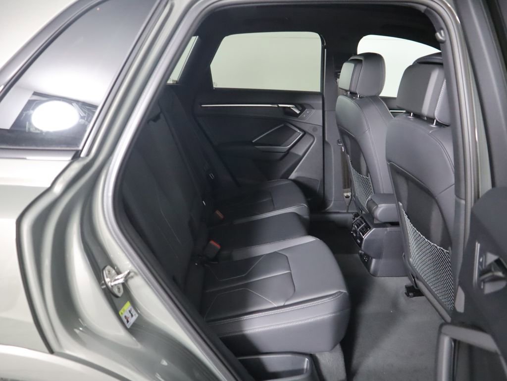 Used 2025 Audi Q3 2.0T Premium w/ Convenience Package image 24