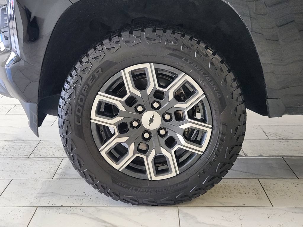 Used 2023 Chevrolet Colorado Z71 w/ Z71 Convenience Package 2 AWD/4WD image 10
