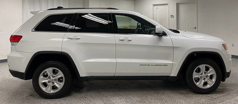 Used 2016 Jeep Grand Cherokee Laredo w/ Quick Order Package 23E image 4