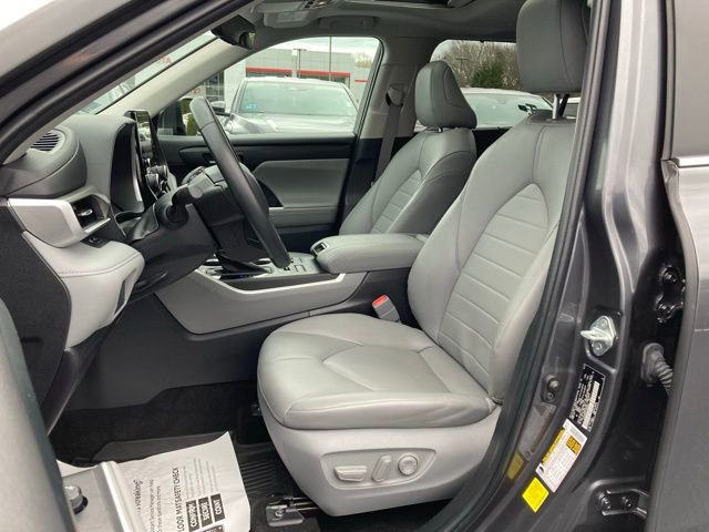 Certified 2023 Toyota Highlander XLE image 16