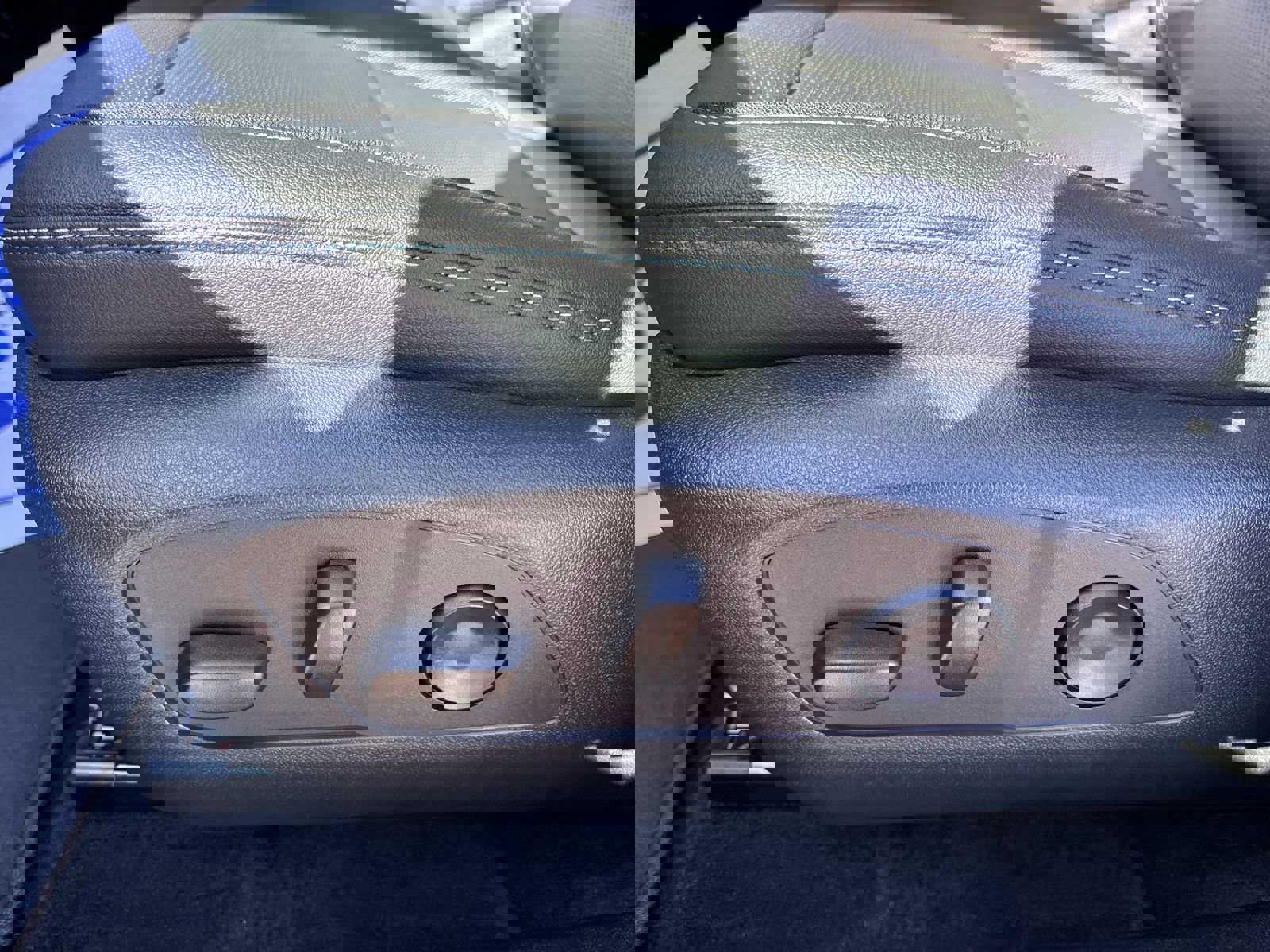 New 2026 Chevrolet Equinox EV LT image 15