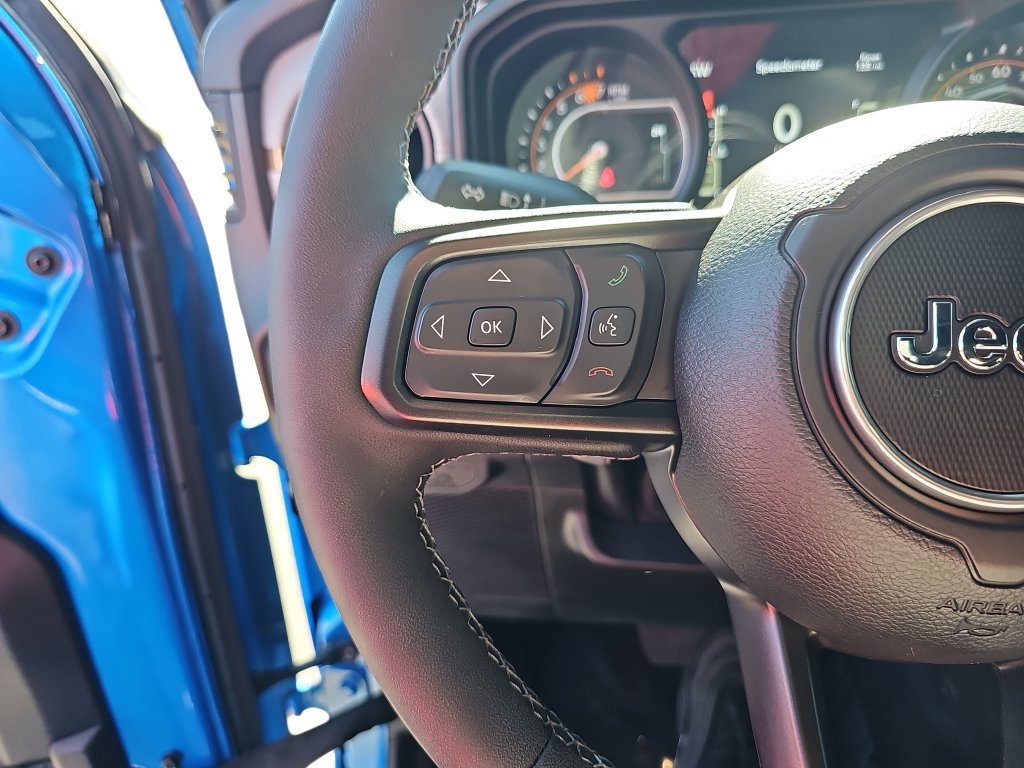 Used 2025 Jeep Wrangler Unlimited Sport AWD/4WD image 17