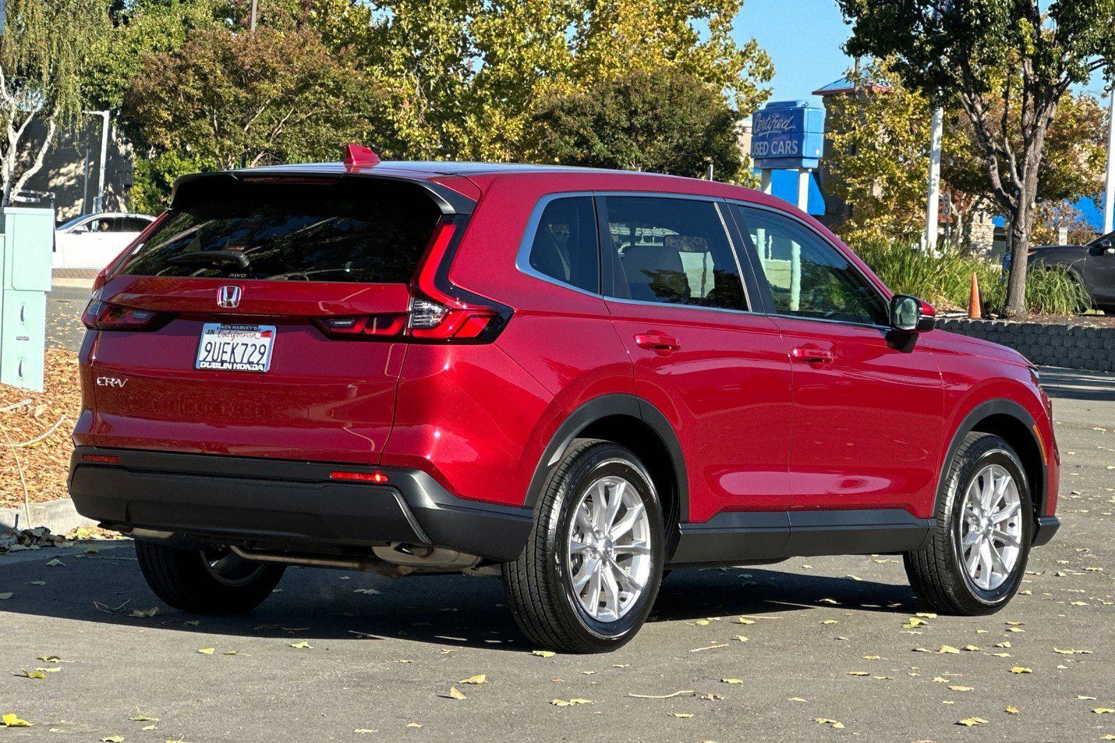 Used 2025 Honda CR-V EX image 4