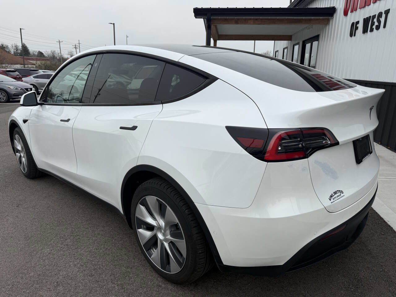Used 2020 Tesla Model Y Long Range image 24