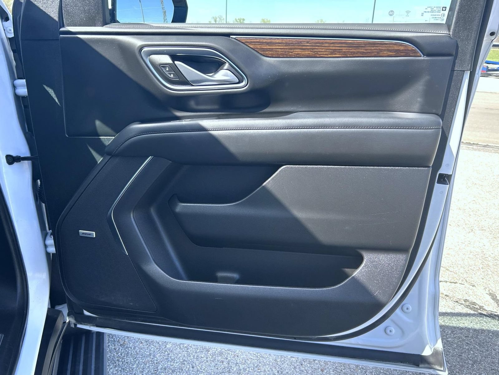 Used 2024 Chevrolet Tahoe High Country AWD/4WD image 16
