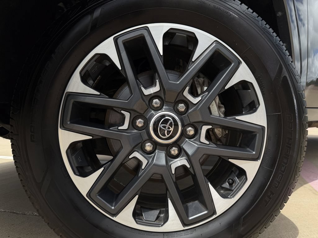 Used 2022 Toyota Tundra Limited AWD/4WD image 9