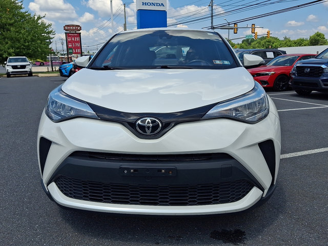 Used 2020 Toyota C-HR XLE FWD image 2