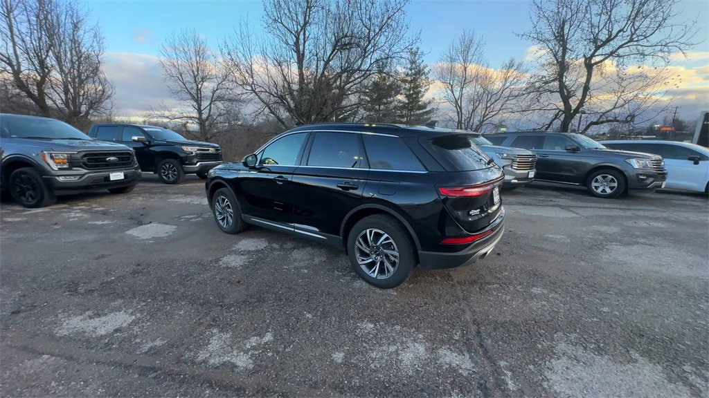 Used 2025 Lincoln Corsair FWD w/ Equipment Group 101A image 6