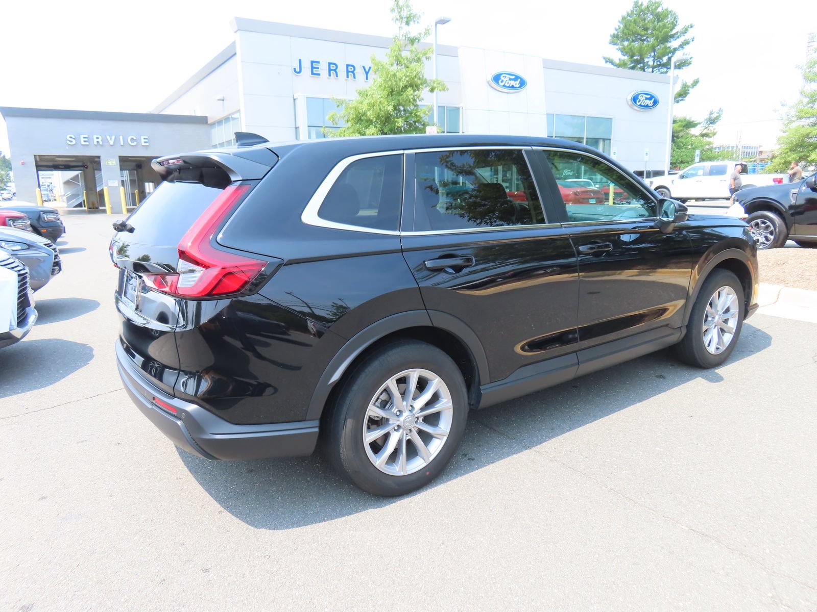 Used 2025 Honda CR-V EX-L image 5