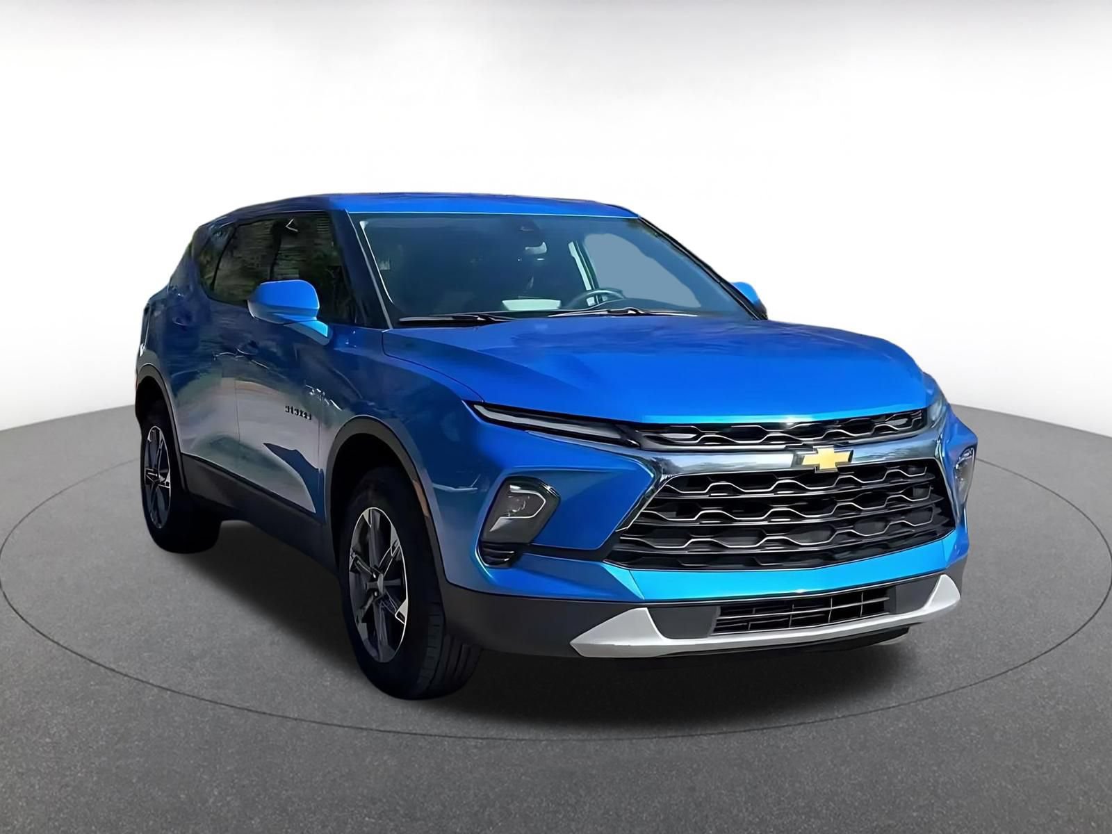 Used 2026 Chevrolet Blazer LT FWD image 3