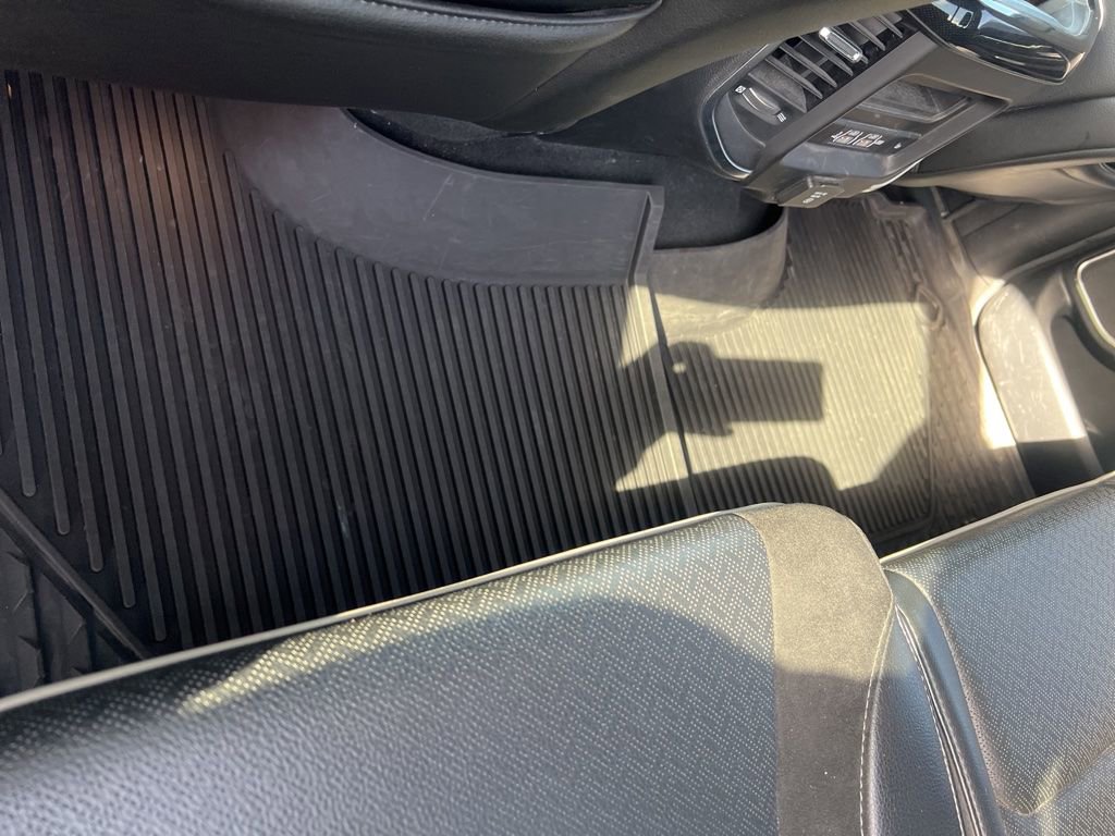 Used 2019 RAM 1500 Laramie AWD/4WD image 17