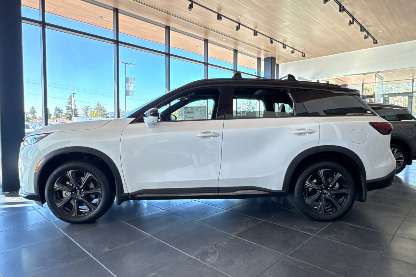 New 2026 INFINITI QX60 Autograph w/ Dark Cargo Package image 2