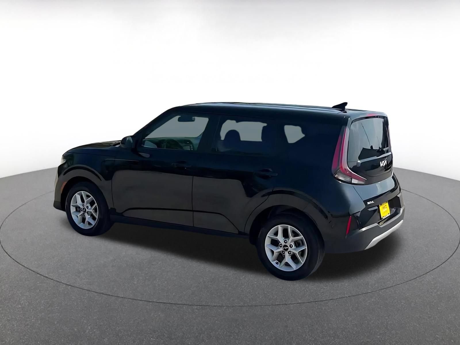 Used 2025 Kia Soul LX w/ LX Technology Package FWD image 10