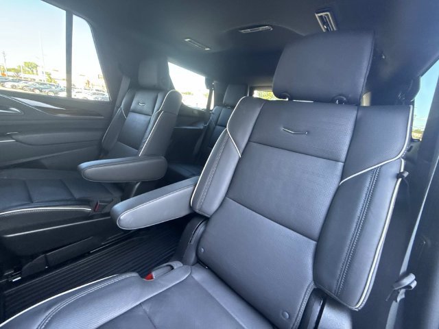 Used 2024 Cadillac Escalade Premium Luxury w/ LPO, Floor Liner Package AWD/4WD image 31