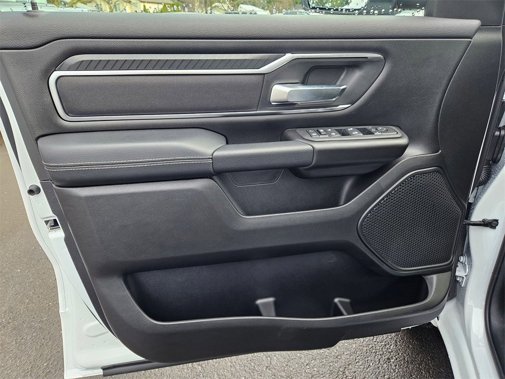 New 2026 RAM 1500 4x4 Crew Cab image 11