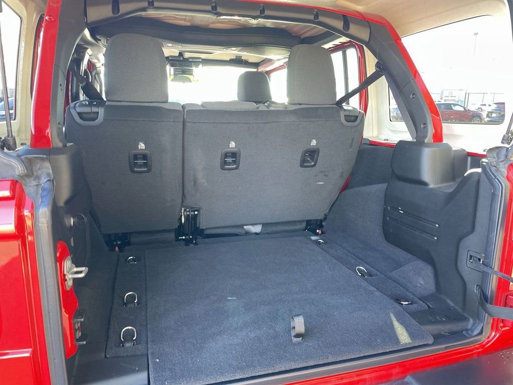 Used 2025 Jeep Wrangler Rubicon w/ Convenience Group image 10