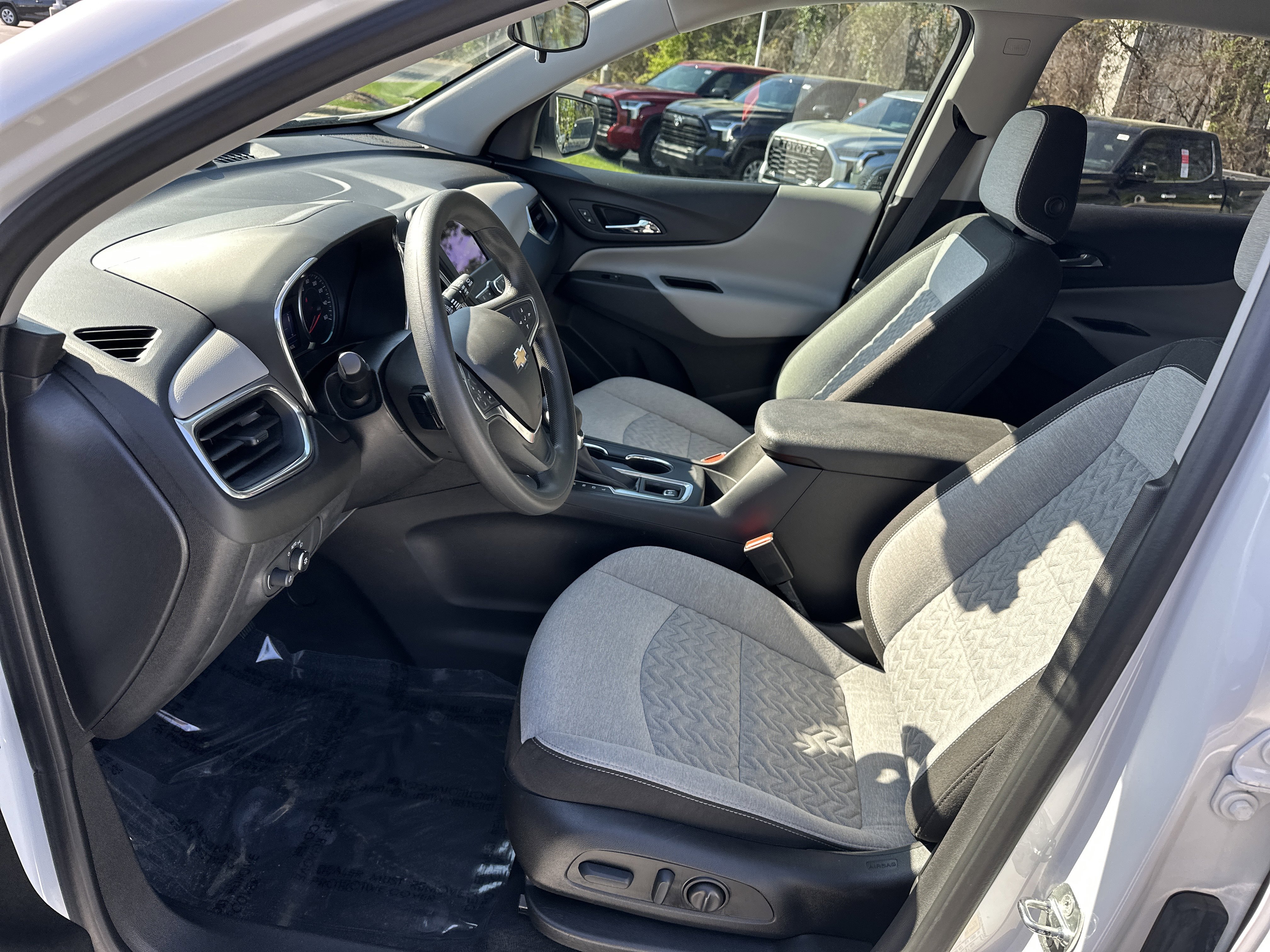 Used 2023 Chevrolet Equinox LS w/ LS Convenience Package image 16