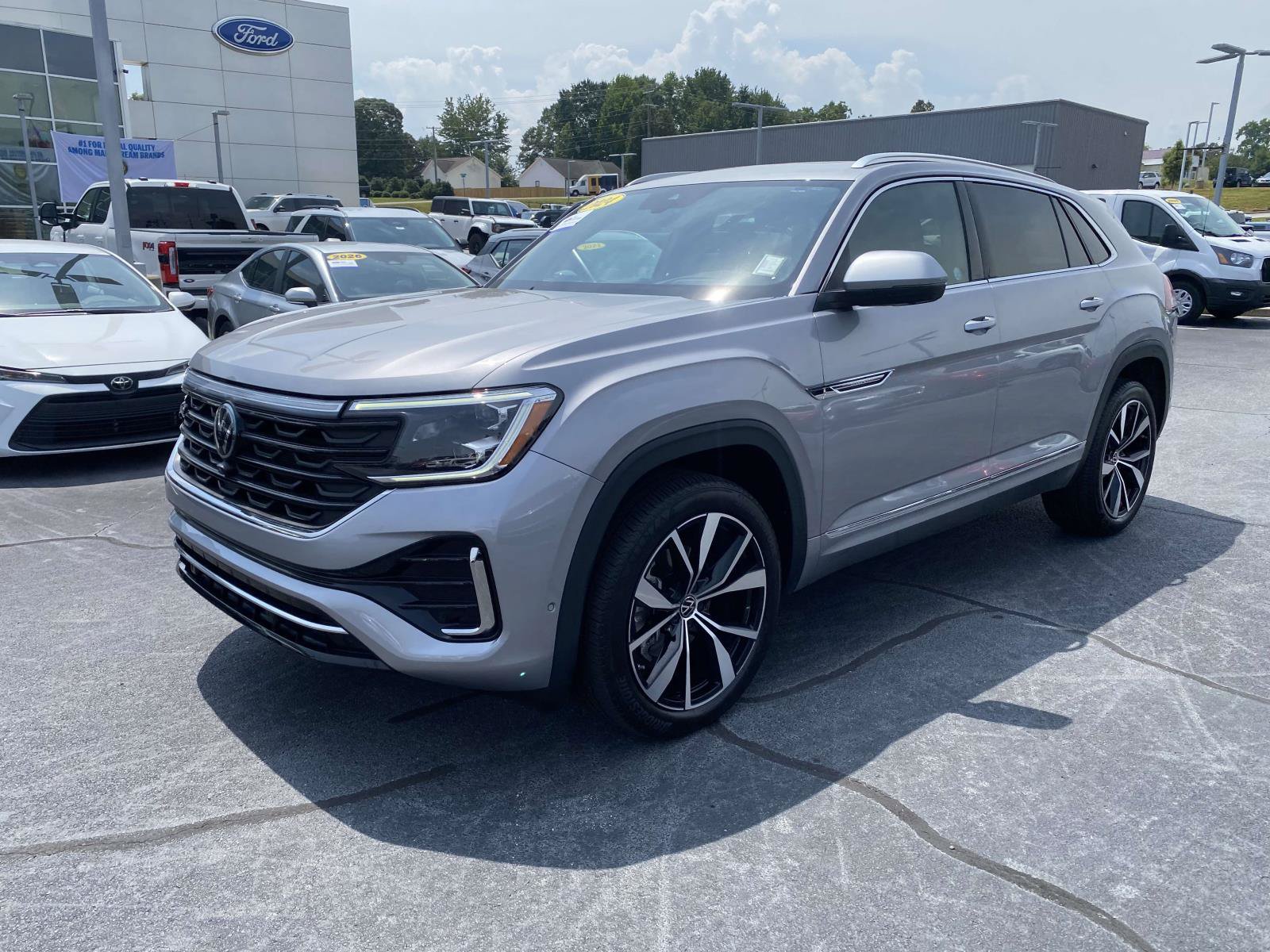 Used 2024 Volkswagen Atlas Cross Sport SEL Premium R-Line AWD/4WD video 3