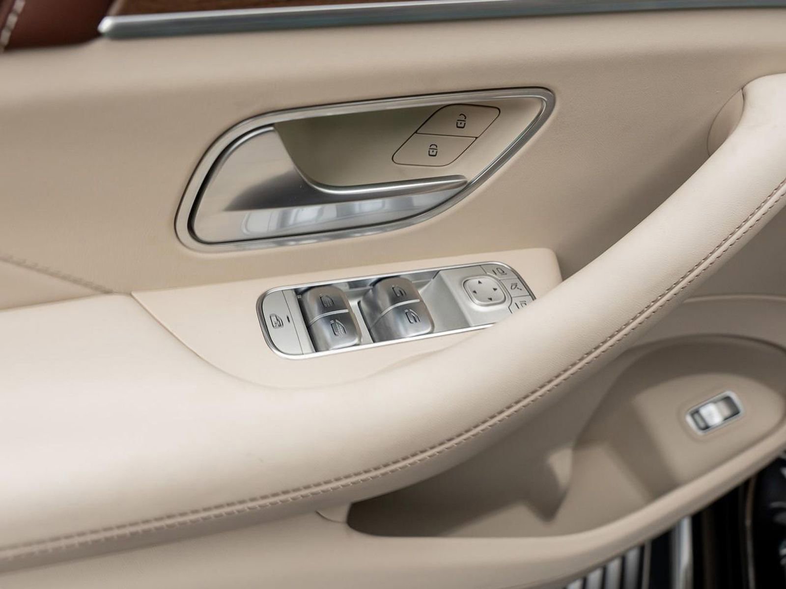 Used 2026 Mercedes-Benz Maybach GLS 600 4MATIC image 77