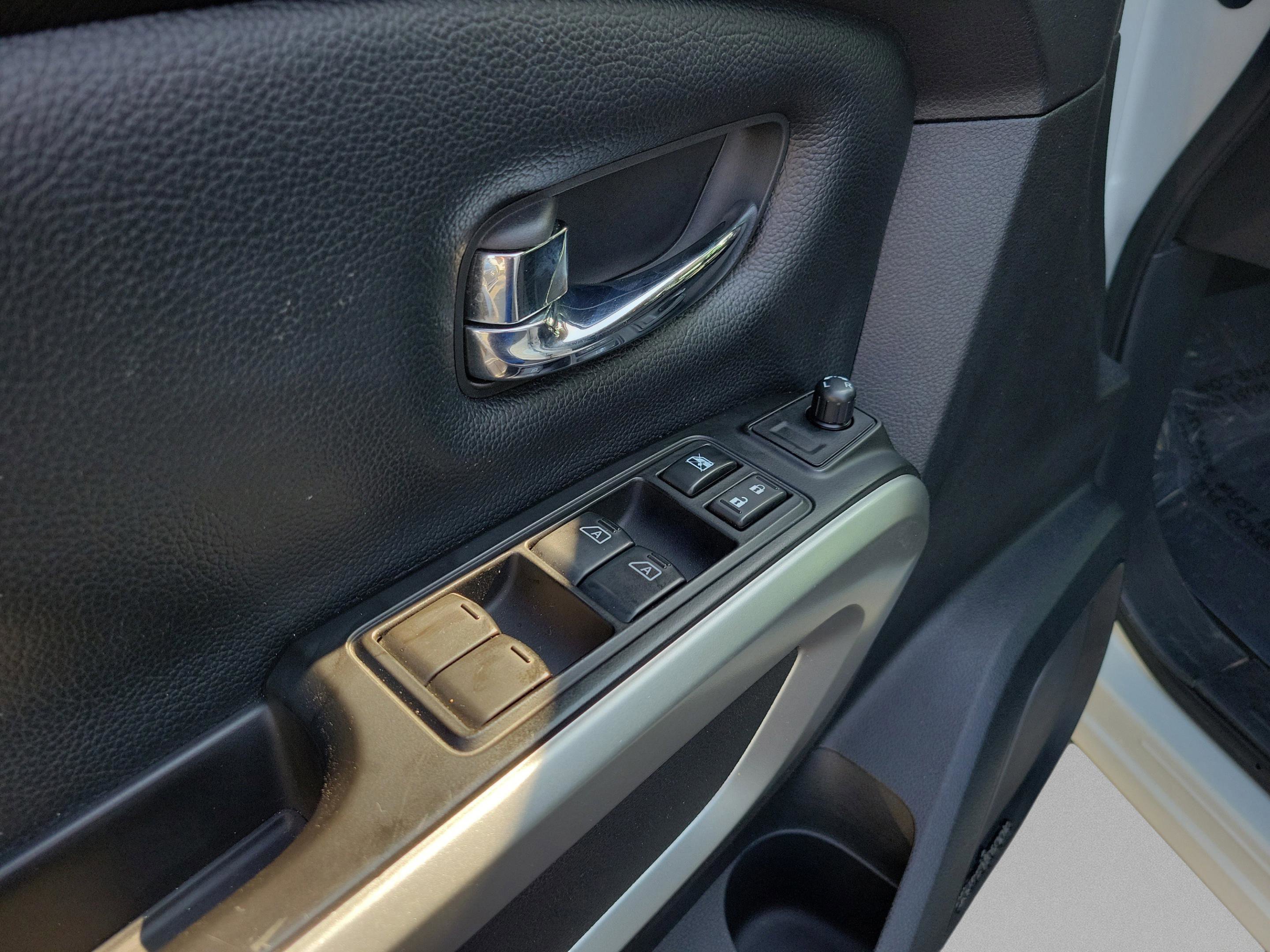 Used 2018 Nissan Titan PRO-4X image 14