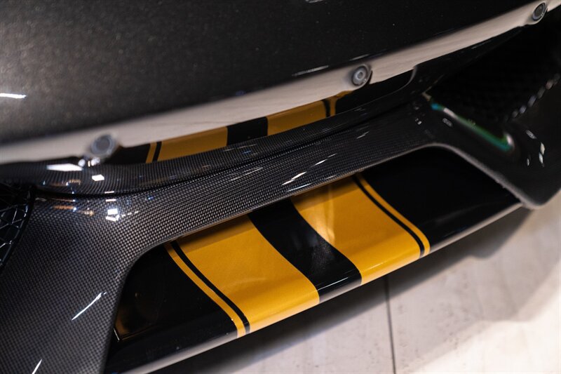 Used 2020 Ferrari 488 Pista Coupe RWD image 8
