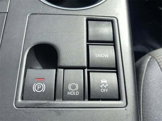 Used 2024 Toyota Highlander LE image 29