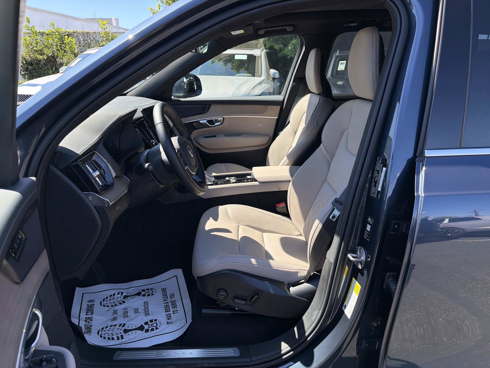 Certified 2026 Volvo XC90 B6 Plus AWD/4WD image 17