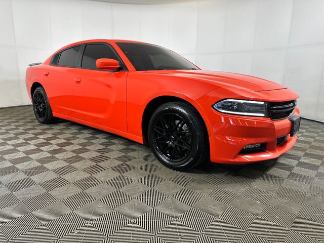 Used 2018 Dodge Charger SXT Plus w/ Navigation & Travel Group image 2