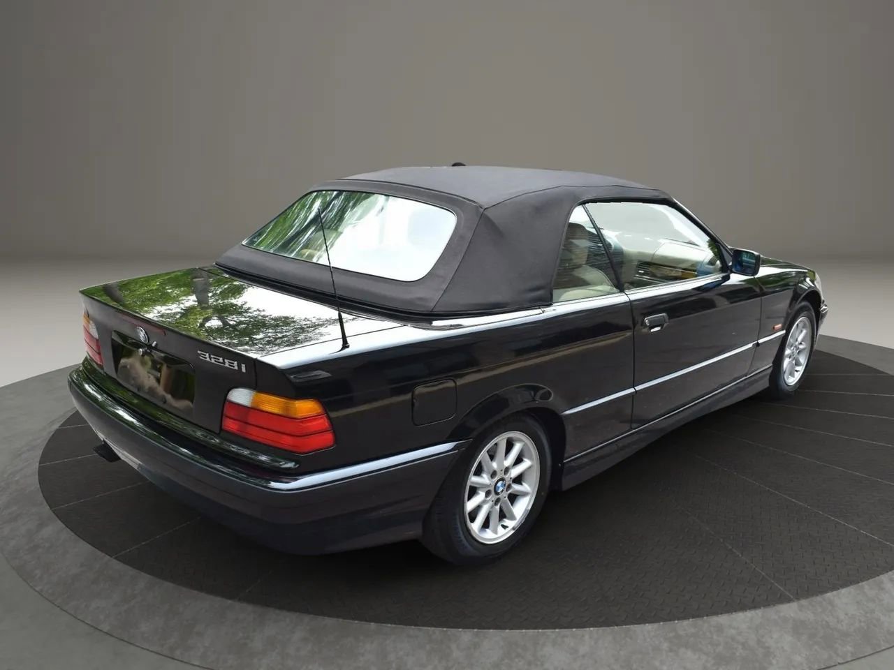 Used 1999 BMW 328i Convertible image 11