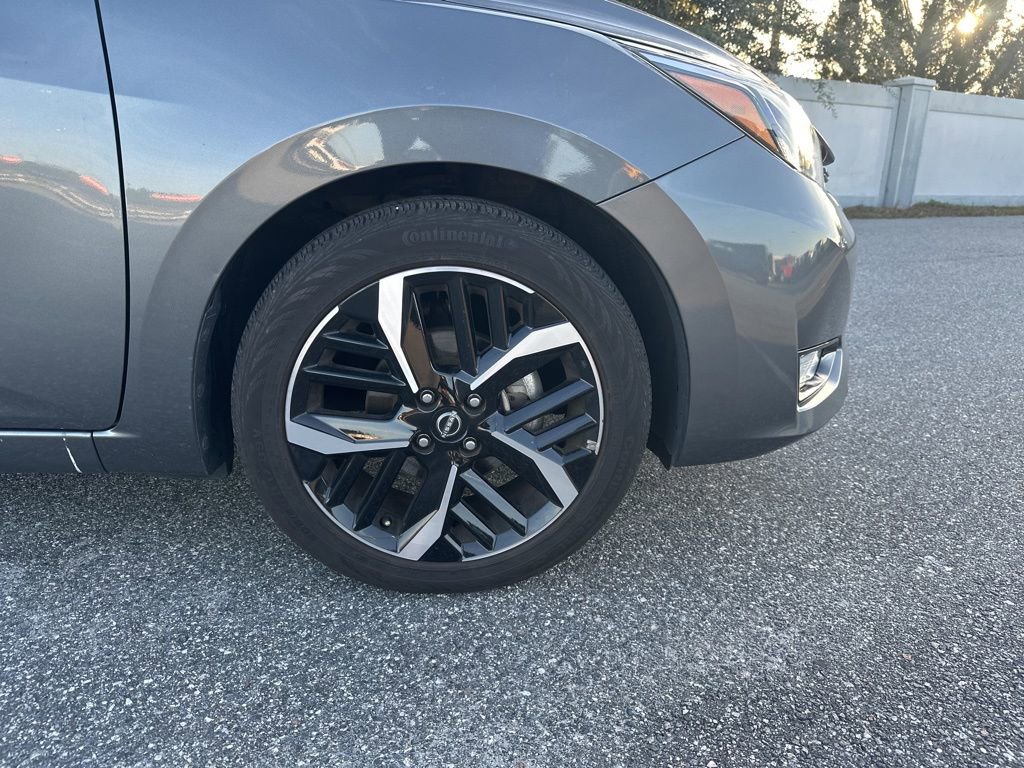 Used 2024 Nissan Versa SR image 5