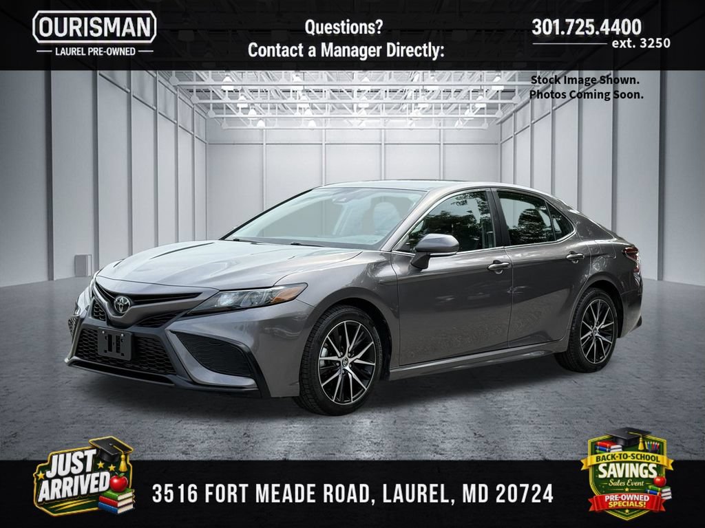 Used 2022 Toyota Camry SE FWD image 2